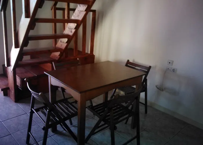 Holiday home σαραντησ μαρκόπουλος Lakithra