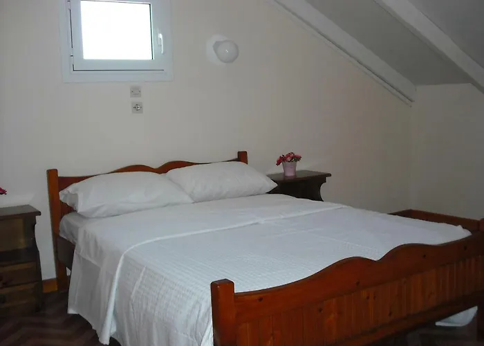 Holiday home σαραντησ μαρκόπουλος Lakithra