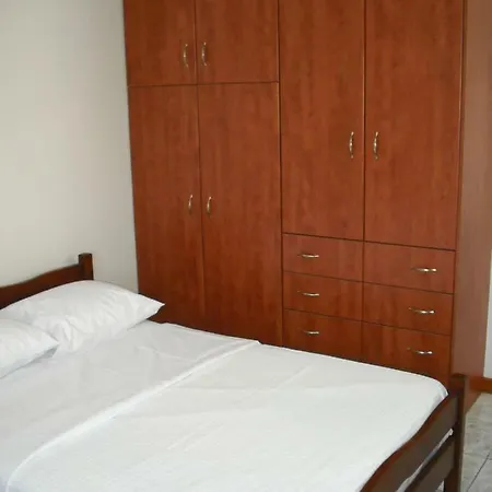 度假居 σαραντησ μαρκόπουλος *